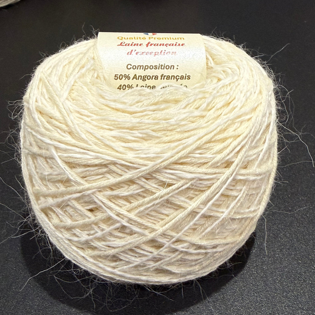Nina : Angora Français, laine peignée et yack - pelote de 70g 120m - aiguilles/crochet 4-4,5mm