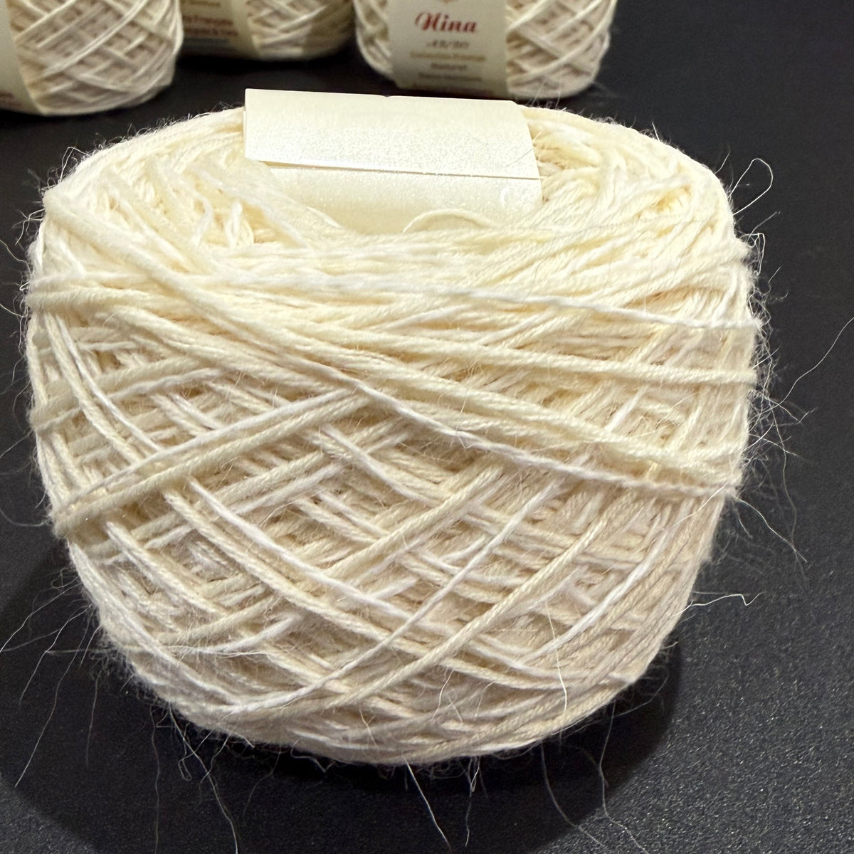 Nina : Angora Français, laine peignée et yack - pelote de 70g 120m - aiguilles/crochet 4-4,5mm