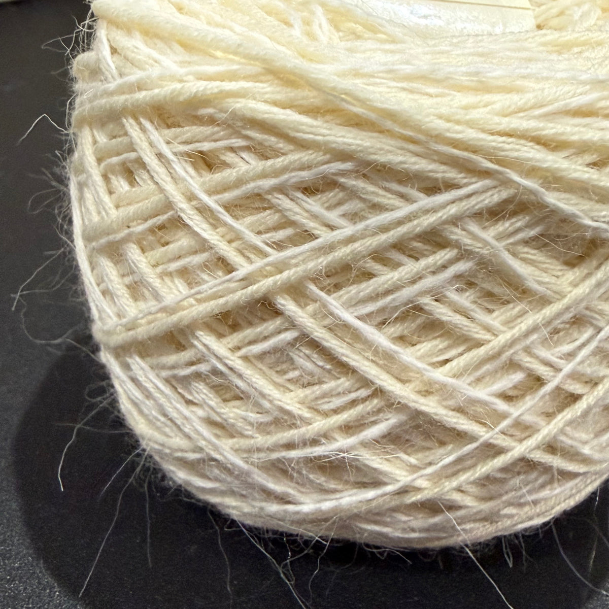 Nina : Angora Français, laine peignée et yack - pelote de 70g 120m - aiguilles/crochet 4-4,5mm