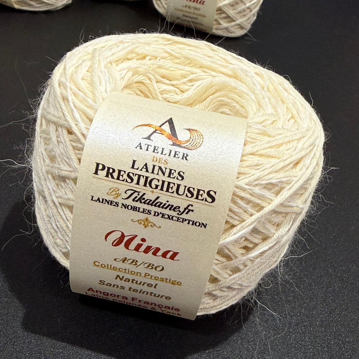 Nina : Angora Français, laine peignée et yack - pelote de 70g 120m - aiguilles/crochet 4-4,5mm